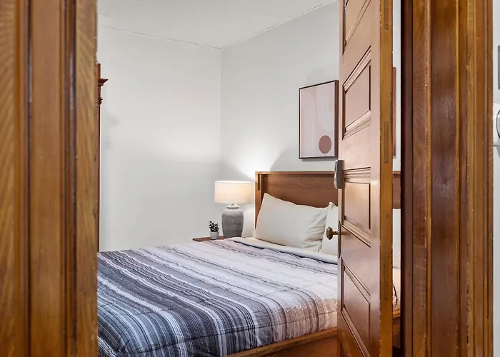 Oakland, !a Modern And Stylish Private Bedroom With Shared Bathroom *